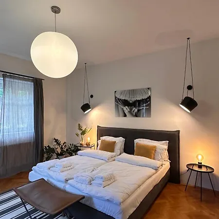 ヴィラ Marvellous Cozy In Old Center Town *